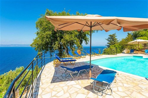 Foto 49 - Villa Nefeli Large Private Pool Walk to Beach Sea Views A C Wifi Car Not Required - 2295