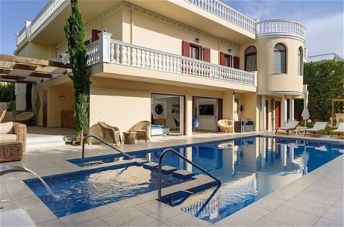 Photo 29 - Peaceful Villa With Private Heated Pool Jacuzzi