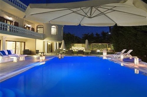 Foto 40 - Peaceful Villa With Private Heated Pool Jacuzzi