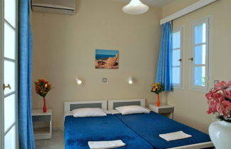 Photo 2 - Cormoranos Apartments