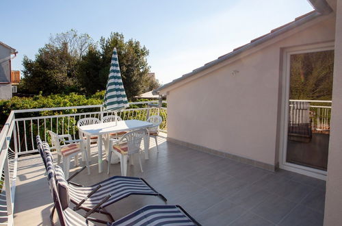 Foto 10 - Adorable House Apartment With Roof Terrace