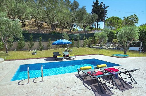 Photo 8 - Zante Luxurious Villa-Private Heated Pool & Big Garden
