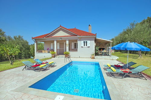 Foto 15 - Zante Luxurious Villa-Private Heated Pool & Big Garden