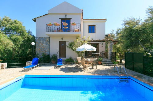 Photo 18 - Villa Tzina Large Private Pool Walk to Beach A C Wifi Car Not Required - 1604