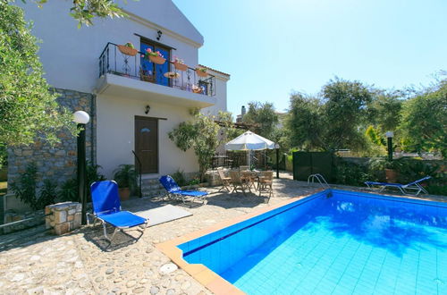 Photo 19 - Villa Tzina Large Private Pool Walk to Beach A C Wifi Car Not Required - 1604