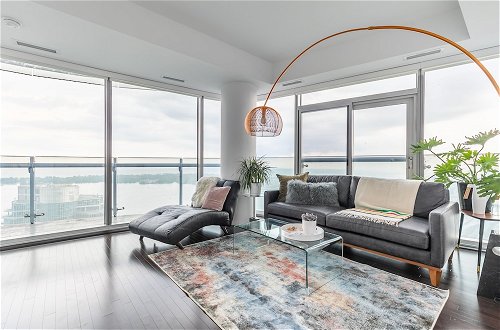 Foto 1 - Sky Home with Stunning View of Toronto and Lake Ontario