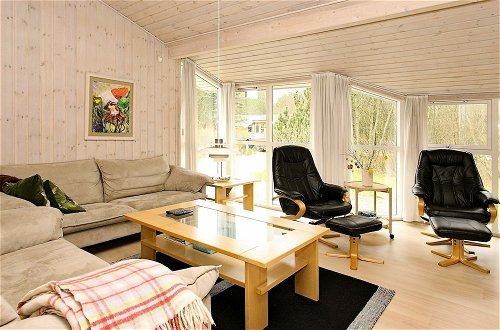 Photo 8 - 8 Person Holiday Home in Albaek