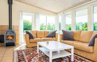 Photo 3 - 6 Person Holiday Home in Hovborg