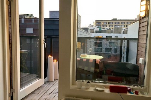 Foto 13 - StayPlus Modern Apt Rooftop Terrace