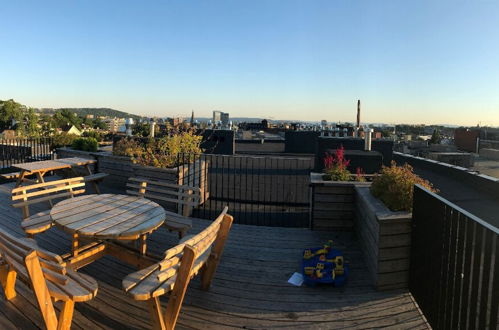 Foto 12 - StayPlus Modern Apt Rooftop Terrace