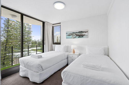 Photo 8 - Premiere Apartments -HR Surfers Paradise