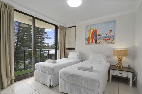 Photo 14 - Premiere Apartments -HR Surfers Paradise