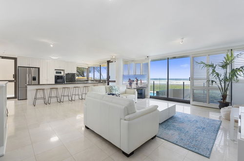 Photo 40 - Premiere Apartments -HR Surfers Paradise