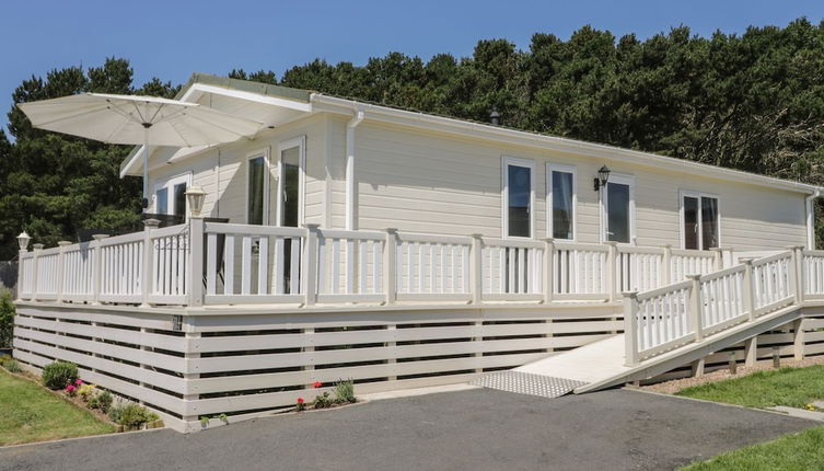 Foto 1 - Jonstone Pines Lodge at Cayton Bay Holiday Park