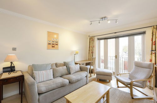 Photo 17 - JOIVY Calm 2BR Apt w Parking & Patio, near London Eye