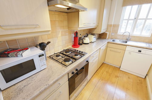 Photo 9 - ALTIDO Calm 2BR Apt w Parking & Patio, near London Eye