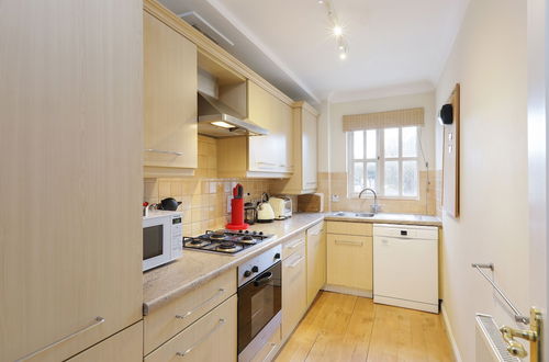 Photo 10 - JOIVY Calm 2BR Apt w Parking & Patio, near London Eye