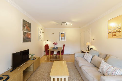 Photo 17 - JOIVY Calm 2BR Apt w Parking & Patio, near London Eye