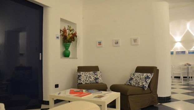 Coin salon dans le hall