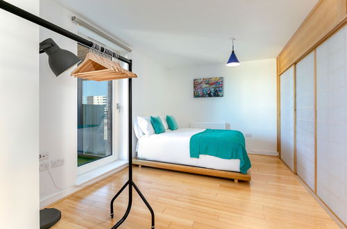 Photo 9 - Bright Comfy 2 bed in trendy Dalston