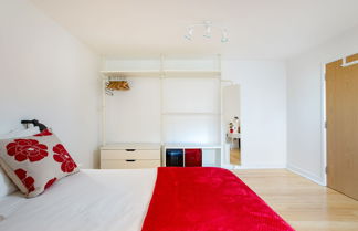 Photo 2 - Bright Comfy 2 bed in trendy Dalston