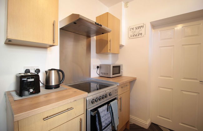 Lovely 2-bed Downstairs Apartment - Foto 6