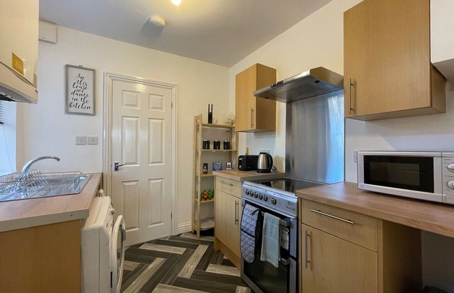 Lovely 2-bed Downstairs Apartment - Foto 7