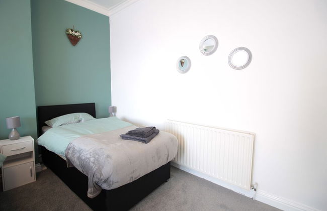 Lovely 2-bed Downstairs Apartment - Foto 2