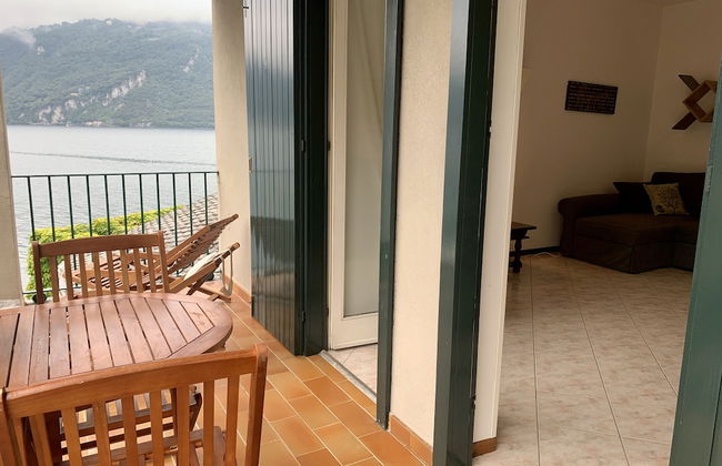 Mamma Ciccia Holiday Home - Front Lake Apartment, beach and swimming pool - Photo 14