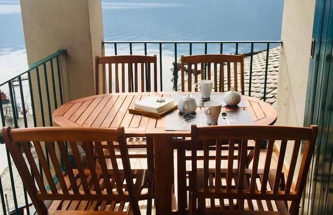 Mamma Ciccia Holiday Home - Front Lake Apartment, beach and swimming pool - Photo 12