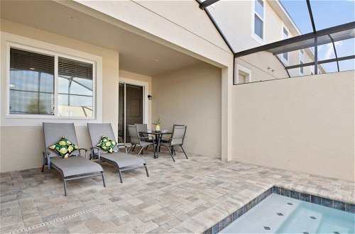 Foto 41 - Solara Resort Brand New 4 Bed 4.5 Bath Townhome 4 Bedroom Townhouse by RedAwning
