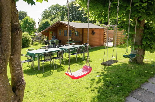 Foto 31 - Spacious Holiday Home With Large Garden