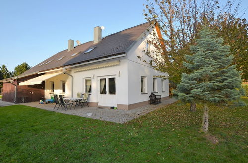 Photo 41 - Spacious Villa in Nemojov Bohemian With Swimming Pool