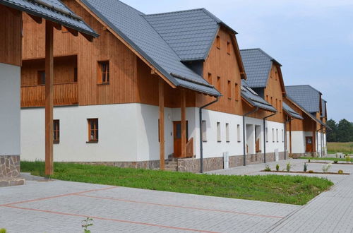 Photo 10 - Modish Apartment With Terrace, Garden Furniture, Heating