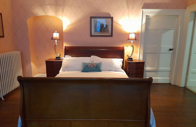 2 Bed Suite With Tea/coffee Making Facilities - Photo 1
