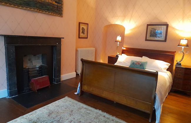 2 Bed Suite With Tea/coffee Making Facilities - Photo 4
