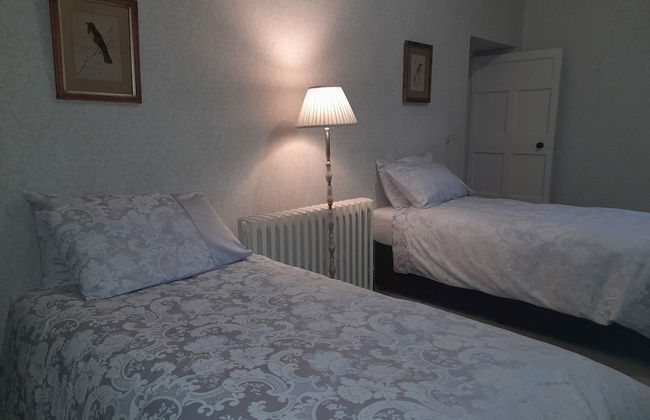 2 Bed Suite With Tea/coffee Making Facilities - Photo 3