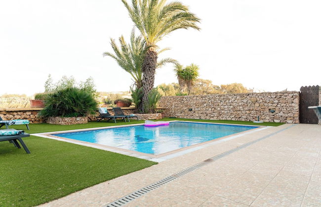 Villa Savona 3 Bedroom Villa With Private Pool - Photo 19