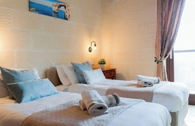 Villa Savona 3 Bedroom Villa With Private Pool - Photo 9
