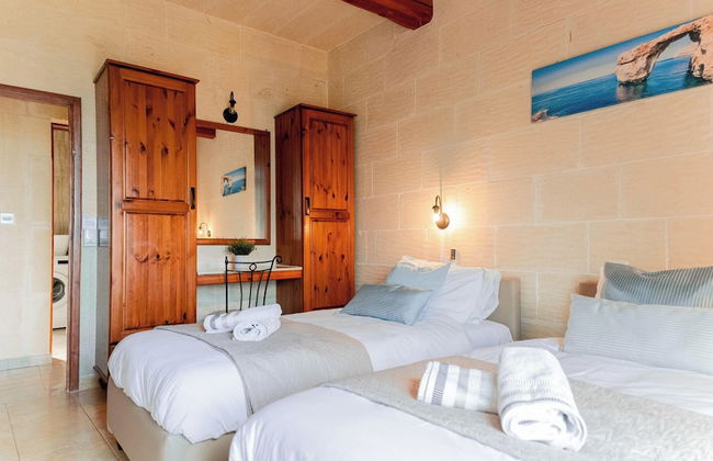 Villa Savona 3 Bedroom Villa With Private Pool - Photo 15