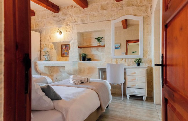Villa Savona 3 Bedroom Villa With Private Pool - Photo 11