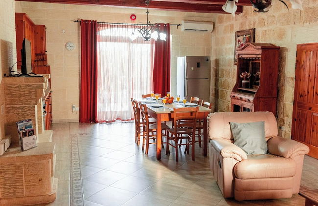 Villa Savona 3 Bedroom Villa With Private Pool - Photo 26