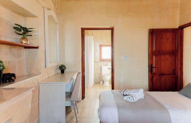 Villa Savona 3 Bedroom Villa With Private Pool - Photo 7