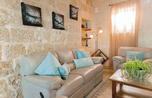 Villa Savona 3 Bedroom Villa With Private Pool - Photo 17