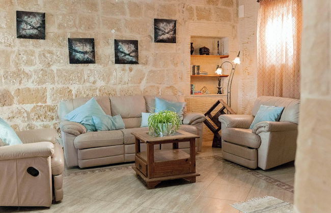 Villa Savona 3 Bedroom Villa With Private Pool - Photo 29