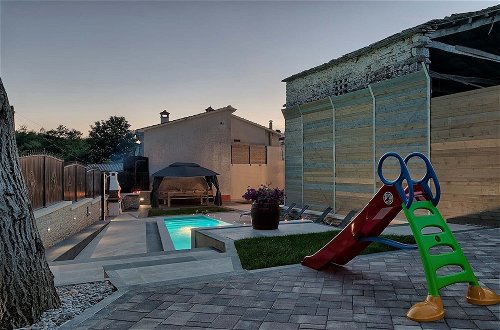 Foto 34 - Luxury and modern Villa with a pool
