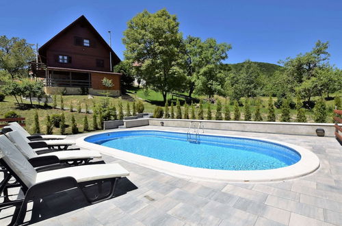 Photo 24 - Cozy Holiday Home in Kvarner with Outdoor Hot Tub