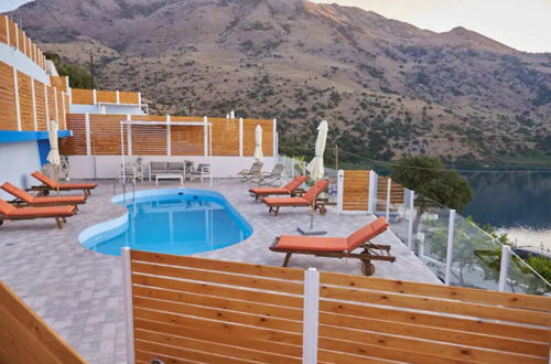 Foto 58 - Gorgeous Lake Kournas Villa Brand New Private Pool
