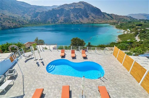 Foto 35 - Gorgeous Lake Kournas Villa Brand New Private Pool