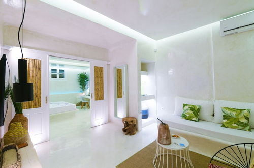 Photo 42 - Mykonos 52m² Luxury Apartment Sea side Ornos